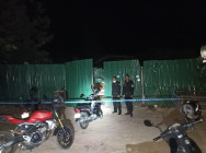 ស្ត្រីម្នាក់បានដេកស្លាប់នៅក្នុងថ្លុកឈាម សង្ស័យប្តីជាឃាតករ សមត្ថកិច្ចខេត្តសៀមរាប កំពុងបន្តបើកការស្រាវជ្រាវ ដើម្បីចាប់ខ្លួនជនដៃដល់ យកមកផ្តន្ទាទោសតាមច្បាប់