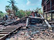 សូមប្រយ័ត្ន ផ្ទះបងប្អូនប្រជាពលរដ្ឋ ចំនួន ៤ខ្នង ត្រូវបាន អគ្គីភ័យលេបត្របាក់ មូលហេតុដោយសារ ឆ្លងចរន្តអគ្គិសនី