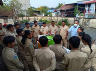 មន្ទីរកសិកម្ម ខេត្តកំពង់ឆ្នាំង ប្រគល់ថ្នាំ និងសម្ភារៈប្រើប្រាស់ មួយចំនួន ដល់បណ្ដាពេទ្យសត្វស្រុក.ក្រុងទាំង៨ 