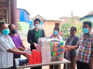 ជំទាវ អុង សុភាវី អនុរដ្ឋលេខាធិការ ក្រសួងមហាផ្ទៃ ចូលរួមក្នុង ពិធីអបអរសាទ រខួបទី១១១ ទិវាអន្តរជាតិនារី ៨ មិនា ឆ្នាំ២០២២ នៅឃុំព្រៃស្នៀត ស្រុកពារាំង ខេត្តព្រៃវែង 