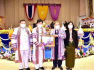 ឯកឧត្តម ខៀវ កាញារីទ្ធ ទទួលបាន សញ្ញាបត្របណ្ឌិតកិត្តិយស គរុកោសល្យសារព័ត៌មាន ជាសក្ខីភាព នៃការទទួលស្គាល់ ស្នាដៃក្នុងការដឹកនាំ វិស័យព័ត៌មាន និងការផ្សព្វផ្សាយ នៅកម្ពុជា