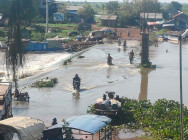 ទំនប់ទឹកបារាំង រងការបាក់ច្រោះដី នៅចុងទំនប់ ដោយសារជំនន់ទឹកភ្លៀង ត្រូវបាន ឯកឧត្តមអភិបាល ខេត្ត អោយមន្ទីរធនធានទឹក ចាក់ដីសម្រួលចរាចរណ៍ ជូនប្រជាពលរដ្ឋ