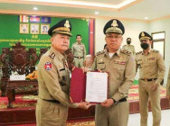 អគ្គស្នងការ នគរបាលជាតិ ផ្តល់អនុសាសន៍មួយចំនួន ដល់ស្នងការនគរបាល ខេត្តរតនគិរី ទើបតែងតាំងថ្មី ត្រូវមានភាពទន់ភ្លន់ ម៉ឺងម៉ាត់ ជាមួយមន្រ្តីក្រោមឱវាទ ដើម្បីអនុវត្តការងារ ឱ្យទទួលបានជោគជ័យ