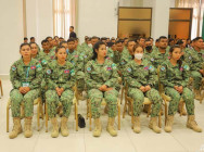 គ្រឿងឥស្សរិយយស និងប័ណ្ណសរសើរ ត្រូវបានបំពាក់ និងប្រគល់ជូន មន្ត្រីរាជការ ក្រសួងបរិស្ថាន ដែលមានស្នាដៃ ក្នុងការបំពេញការងារ