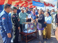 ឯកឧត្តមទេសរដ្ឋមន្ត្រី គន់ គីម អញ្ជើញចុះប្រគល់ដី និងផ្ទះ ចំនួន១០០ខ្នង ជូនអតីតយុទ្ធជន និងគ្រួសារ នៅឃុំក្រាំងល្វា