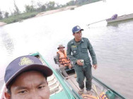 កម្លាំងនគរបាល និងកម្លាំងអាវុធហត្ថខេត្ត បានរកឃើញ ជនរងគ្រោះចំនួន៣នាក់ ក្នុងចំណោមជនរងគ្រោះ ចំនួន៤នាក់ ដែលបានលិចទូក