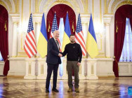 លោក Biden ប្រធានាធិបតីអាមេរិក ធ្វើដំណើរ ទស្សនកិច្ចដ៏ភ្ញាក់ផ្អើល ទៅកាន់ទីក្រុងគៀវ ស្របពេលមានការតវ៉ា ក្នុងប្រទេស