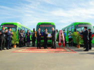 រដ្ឋបាលរាជធានីភ្នំពេញ ទទួលរថយន្តក្រុង ២០០គ្រឿង ពីក្រុមហ៊ុន ប៊ូយ៉ុង គ្រុប ដើម្បីពង្រឹងប្រសិទ្ធភាព នៃការផ្តល់សេវា ដឹកជញ្ជូនសាធារណៈ