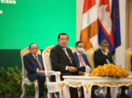 សម្តេចតេជោ ហ៊ុន សែន ប្រកាសថា ស្ត្រី២រូប គឺលោកជំទាវ ភឿង សកុណា និងលោកជំទាវ អ៉ឹង កន្ថាផាវី នឹងបន្តកាន់តំណែង រដ្ឋមន្ត្រីអាណត្តិថ្មី