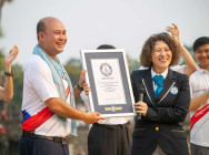 កម្ពុជា បានបំបែក ឯតទគ្គកម្ម«បេះដូងច្រើនជាងគេ នៅលើពិភពលោក» មានចំនួន ៣ ៩១៧ ៨០៥ បេះដូង