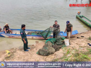 សមត្ថកិច្ច ចុះបង្ក្រាបបទល្មើសនេសាទខុសច្បាប់ ក្នុងភូមិសាស្ត្រស្រុកឯកភ្នំ និងដុតបំផ្លាញវត្ថុតាងចោល នឹងកន្លែង