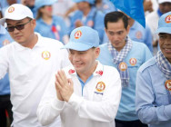 ឯកឧត្តម ជា សុគន្ធា ដឹកនាំដង្ហែ ក្បួនបិទយុទ្ធនាការ ឃោសនាបោះឆ្នោត ក្រោមបរិយាកាស ដ៏សប្បាយរីករាយ ទូទាំងឃុំថ្កូវ ស្រុកកំពង់ត្របែក ខេត្តព្រៃវែង