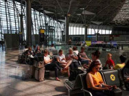 ក្រោយផ្អាកមួយរយៈខ្លី ដោយសារការវាយប្រហារពី យន្តហោះដ្រូន អាកាសយានដ្ឋានទីក្រុងម៉ូស្គូ ដំណើរការដូចធម្មតាទ្បើងវិញ