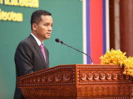 ឯកឧត្តមឧបនាយករដ្ឋមន្ដ្រី ស សុខា ណែនាំឲ្យពិនិត្យ បញ្ចុះតម្លៃធ្វើលិខិតឆ្លងដែន ជូនប្រជាពលរដ្ឋ