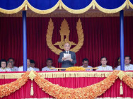 ព្រះករុណាព្រះមហាក្សត្រ អំពាវនាវ បងប្អូនប្រជាពលរដ្ឋកម្ពុជា គ្រប់មជ្ឈដ្ឋាន រួបរួមសាមគ្គី ជាធ្លុងមួយ ក្រោមដំបូលរដ្ឋធម្មនុញ្ញ និងច្បាប់រដ្ឋ  ដើម្បីធានាបាន ឯកភាពជាតិដ៏រឹងមាំ