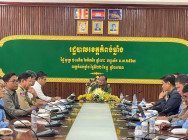 អភិបាលខេត្តកំពង់ឆ្នាំង ប្រជុំរកដំណោះស្រាយ ជូនប្រជាពលរដ្ឋ ស្រុកកំពង់លែង ពាក់ពន្ធ័កាត់ឆ្វៀលដី និងសុំបន្ត បង្កើនផលឡើងវិញ ក្នុងតំបន់៣