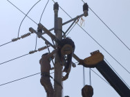 បុគ្គលឹកអគ្គិសនី ខេត្តកំពង់ឆ្នាំងម្នាក់ ត្រូវបានឆក់ស្លាប់ ខណៈកំពុងបំពេញការងារ