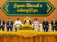 សម្តេចតេជោ ហ៊ុន សែន អញ្ជើញបើក សម័យប្រជុំព្រឹទ្ធសភាលើកដំបូង សម្រាប់នីតិកាលទី៥ ក្រោមព្រះរាជាធិបតីភាពដ៏ខ្ពង់ខ្ពស់បំផុត របស់ព្រះករុណា ព្រះបាទសម្តេចព្រះបរមនាថ នរោត្តម សីហមុនី ព្រះមហាក្សត្រ នៃព្រះរាជាណាចក្រកម្ពុជា
