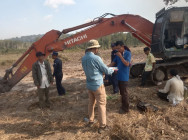 អភិបាលស្រុកបូទុមសាគរ ប្រើកណ្ដាប់ ដៃរដែក ចាត់ការមេខ្លោង លួចយកគ្រឿងចក្រ មកឈូសឆាយ ដីព្រៃបំរុងស្មាច់ និងដីព្រៃលិចទឹក ដែលជាដីរបស់រដ្ឋ ប្រមាណ70ហិកតា 