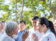 លោកជំទាវបណ្ឌិត ពេជ ចន្ទមុន្នី ហ៊ុនម៉ាណែត ថ្លែងអំណរគុណដល់ ប្រជាពលរដ្ឋទាំងអស់ ដែលការពារភាពត្រឹមត្រូវ ស្អាតស្អំ របស់លោកជំទាវ ដែលរងគ្រោះដោយ អយុត្តិធម៌ពីសារព័ត៌មាន The Cambodia Daily