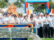 សម្តេចធិបតិនិងលោកជំទាវ ប្រលែងត្រីប្រមាណ ១,៥លានក្បាល ក្នុង ”ទិវាមច្ឆជាតិ” លើកទី១៩ នៅខេត្តកំពង់ចាម