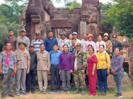 សម្តេចសង្ឃ និងភ្ញៀវក្នុង-ក្រៅខេត្ត ច្រើនកុះករ បណ្តាក់គ្នា ទៅទស្សនា ប្រាសាទតាមាន់ធំ លើខ្នងភ្នំដងរែក ខេត្តឧត្តរមានជ័យ