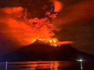 នៅភាគខាងកើតឥណ្ឌូណេស៊ី ផ្ទុះភ្នំភ្លើងម្តងទៀត តែមិនបង្កគ្រោះថ្នាក់ ដល់មនុស្ស ឬមានព្យុះស៊ូណាមិទេ