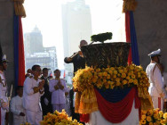 ព្រះករុណា ព្រះមហាក្សត្រ ស្តេចយាងជា ព្រះរាជាធិបតី ពិធីពន្លត់ភ្លើងជ័យ នៃពិធីបុណ្យឯករាជ្យជាតិ ៩ វិច្ឆិកា ខួបលើកទី៧១