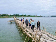 ស្ពានប្រដឺសឬស្សី កោះប៉ែន ឆ្លងកាត់ទន្លេមេគង្គ ឆ្ពោះទៅកាន់រមណីយដ្ឋានធម្មជាតិ “ឆ្នេរខ្សាច់កោះប៉ែន បានដាក់ឱ្យដំណើរការ នៅថ្ងៃទី១៦ ខែធ្នូ ឆ្នាំ២០២៤