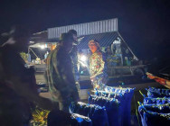 បទល្មើសនេសាទទ្រង់ទ្រាយធំ នៅស្រុកបរិបូណ៌ ត្រូវបានមេបញ្ជាការរង តំបន់ប្រតិបត្តិការសឹករងកំពង់ឆ្នាំង ដឹកនាំកម្លាំងបង្ក្រាប