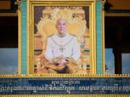 ពិធីអុជកាំជ្រួច អបអរសាទរ ព្រះរាជពិធីបុណ្យចម្រើនព្រះជន្មវស្សា របស់ ព្រះករុណា ព្រះបាទសម្តេចព្រះបរមនាថ នរោត្តម សីហមុនី ព្រះមហាក្សត្រ នៃព្រះរាជាណាចក្រកម្ពុជា