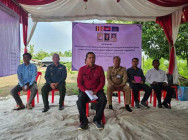 លោកអភិបាលស្រុកបាណន់ រៀបចំកម្មវិធី ចាប់លេខរៀងដីឡូ ចែកជូនដល់ប្រជាពលរដ្ឋ ដែលត្រូវបានរុះរើ នៅជើងភ្នំសំពៅ