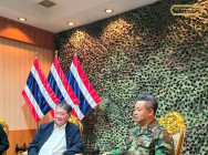 នាយឧត្តមសេនីយ៍ ទៀ សីហា បដិសេធសំណើរបស់ភាគីថៃ ដោយបញ្ជាក់ពី ជំហរមិនអាចថយពីទីតាំងឡើយ ព្រោះទីតាំងស្ថិតក្នុង ដែនអធិបតេយ្យភាពរបស់កម្ពុជា ដែលបានឈរជើងជាអចិន្ត្រយ៍ តាំងពីដើមរៀងមក