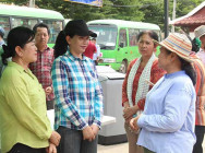 លោកជំទាវបណ្ឌិត បាន ស្រីមុំ  ចាត់ឱ្យក្រុមការងាររបស់រដ្ឋបាលខេត្ត បន្តសម្របសម្រួល និងដោះស្រាយជូន បងប្អូនពលករខ្មែរ ដែលមកពីប្រទេសថៃ  វិលត្រលប់ទៅស្រុកកំណើតវិញ