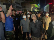 អគ្គីភ័យឆេះ អគារផ្សារទំនើបហេង ឆៃលី  រាលដាលដល់ផ្ទះពលរដ្ឋច្រើនខ្នង កណ្តាលក្រុងបាត់ដំបង ទាំងយប់