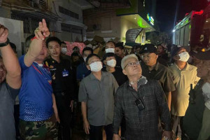 អគ្គីភ័យឆេះ អគារផ្សារទំនើបហេង ឆៃលី  រាលដាលដល់ផ្ទះពលរដ្ឋច្រើនខ្នង កណ្តាលក្រុងបាត់ដំបង ទាំងយប់