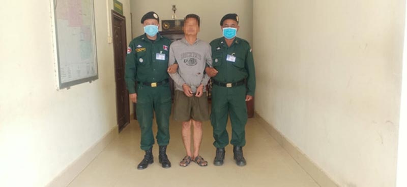 តិរិច្ឆាន ​បុរ​ស​អាយុ​៣​២ឆ្នាំ​ម្នាក់ ​ចាប់​លោ​កយា​​យអា​យុ​៨១​ឆ្នាំ រំ​លោ​ភ​បាន​ស​ម្រេច ​ត្រូវ​ស​មត្ថ​កិច្ច ឃា​ត់​​ខ្លួ​ន​ដា​ក់ខ្នោះ​