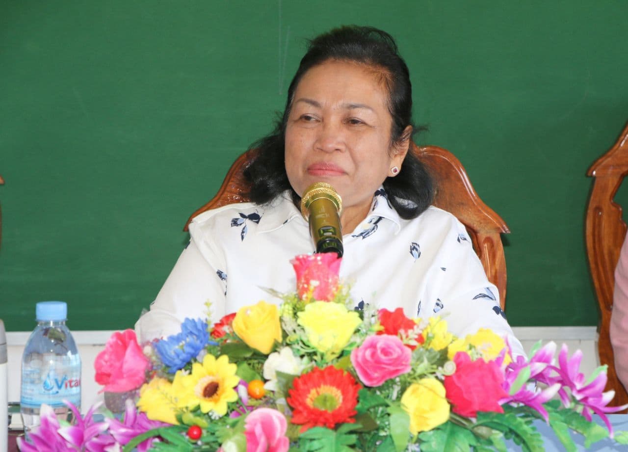 ក្រុ​មគ​ណៈ​​ចល​នា​ស្ត្រី​ ចំ​​នួ​ន​៣ស្រុ​ក ​ចូល​រួ​ម​វ​គ្គ​បំ​ប៉​ន ​ព​ង្រឹ​ង​ស​ម​ត្ថ​ភា​ព​ស្ត្រី ​ក្នុ​ង​កា​រ​ដឹ​ក​នាំ​ស្ត្រី​ ​ត្រូ​វរ​ក្សា​ក​ម្លាំ​ងចា​ស់ ​ប​ង្កើ​ន​ក​ម្លាំ​ងថ្មី ​នៅ​ក្នុ​ង​មូ​ល​ដ្ឋា​ន