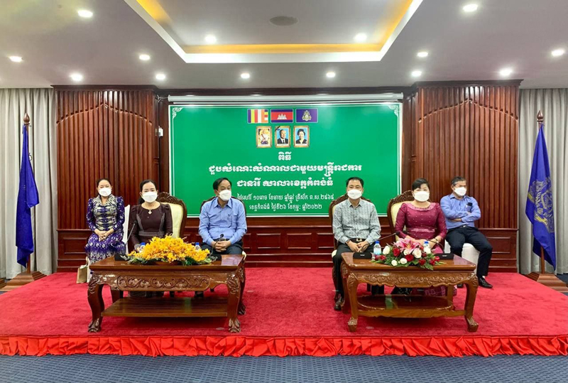 លោកជំទាវ ឃួន ឃុនឌី ៖ ស្ត្រីត្រូវតែទន់ភ្លន់ សុភាពរាបសារ តែមិនទន់ជ្រាយ