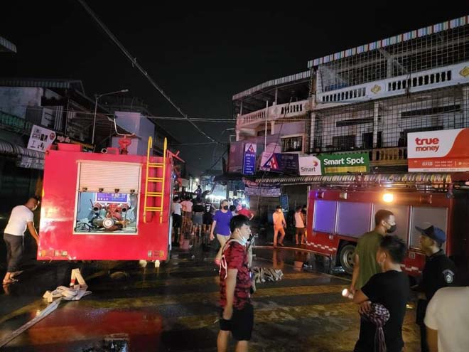 សូមប្រយត្ន័ ឆេះផ្ទះ​​ ​អ្ន​កល​ក់​គ្រឿ​ង​​ជ័រ​ ​និ​ង​គ្រឿ​ង​អ​គ្គិ​ស​នី ​នៅ​ផ្សា​រ​លើ ​ខេ​ត្ត​កំ​ព​ង់​ឆ្នាំ​ង​