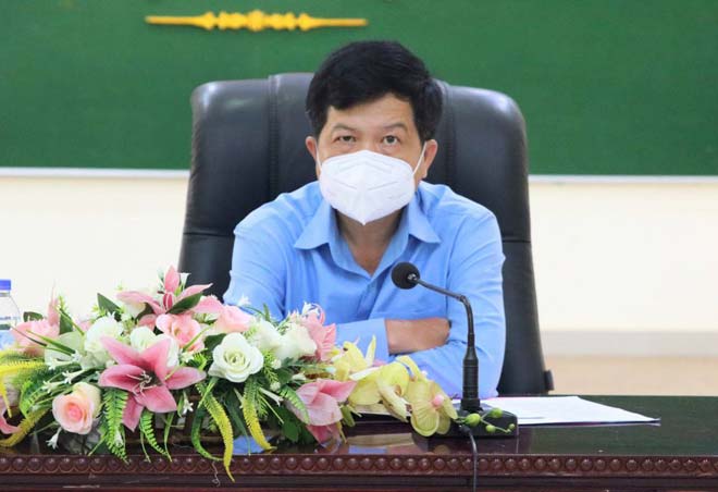 រដ្ឋ​បា​ល ​ខេ​ត្តកំ​ព​​ង់ធំ​ សំ​ណេះ​សំ​ណាល​​ ​ជា​មួ​យ ​អ្នក​សា​រ​ព័​ត៌មា​ន ក្នុ​ង​​ឱ​កាស ​បុ​ណ្យចូ​លឆ្នាំ​ថ្មី​ ​ប្រ​​ពៃ​ណី​ជាតិ​ខ្មែ​រ​