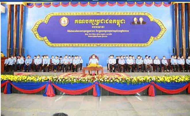 លោក​ប​ណ្ឌិ​​ត​ ហ៊ុ​​ន​ ​ម៉ា​​​ណែ​​​ត ​អ​ញ្ជើ​​ញ​ចូ​ល​រួ​ម ពិ​ធី​​​សំ​ណេះ​សំណា​ល​​ ជា​មួ​យ​​​ក្រុ​ម​កា​​រ​ងា​រ​ ​និ​ង​​​ស​ក​ម្ម​ជ​ន​ ​​យុ​វ​ជ​ន​​​ទូ​ទាំ​ង​ ​​ខេ​ត្ត​​កំ​ព​ង់​ចាម​
