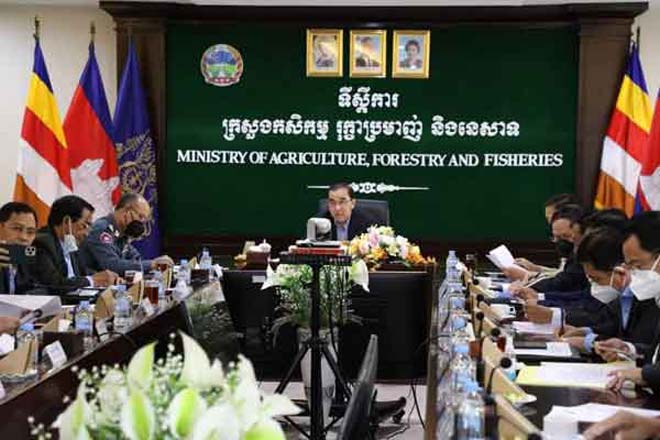 នៅ​​​​ទី​​​ស្តី​​​កា​​រ​ ​​​​​​ក្រ​​​សួ​​​ង​​​​​​កសិ​​​ក​​​ម្ម​​​​ ​​​រុ​​ក្ខា​​​ប្រ​​​​មា​​ញ់​​​ ​​​​និ​​​ង​​​​​​​​នេ​​សា​ទ ​លោ​ក វេ​​​ង​ ​សា​ខុ​ន​​ ​អញ្ជើ​ញ​​​ចូ​ល​រួ​ម​​​ក្នុ​ង​ ​​កិ​ច្ច​ពិ​ភា​ក្សា​ ​​លើ​​​កា​រ​ប​ង្ក្រាប ​​​បទ​ល្មើ​ស​​​នៅ​​​បឹ​ង​​​ទ​ន្លេ​សា​ប​​​