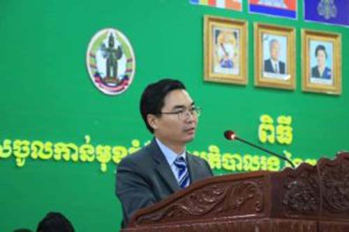 ប្រ​កា​ស​​​​​​​​តែ​​​ង​​តាំ​​​ង​ ​​​​​​អ​​​​​ភិ​​​​បា​​​ល​​​​​​​​រ​​​ង​ ​​​​​​​ខេ​​​ត្ត​​​​​​​ប​​​​ន្ទា​​​យ​​​មា​​​​ន​​​ជ័​​​យ​​​ ​​​៥​​​​​​​រូ​​​ប​ រដ្ឋ​លេ​ខា​ធិ​កា​​រ​​ក្រ​​សួង​ម​ហា​ផ្ទៃ​​​ ​ប​ញ្ជាអោ​យ អា​ជ្ញា​ធ​រ​​ខេ​ត្ត​ ​​​លុ​ប​បំ​បា​ត់ ​​ល្បែ​ង​ស៊ី​ស​​ង​​តា​ម​​​​​ ​I​n​t​​e​r​​n​e​t​​​​  ​និ​ង​​​ទ​ប់​​​ស្កា​ត់ ​​ព​ល​ក​រ​​​ចំ​​ណា​ក​ស្រុ​ក​​ខុ​​ស​ច្បា​ប់