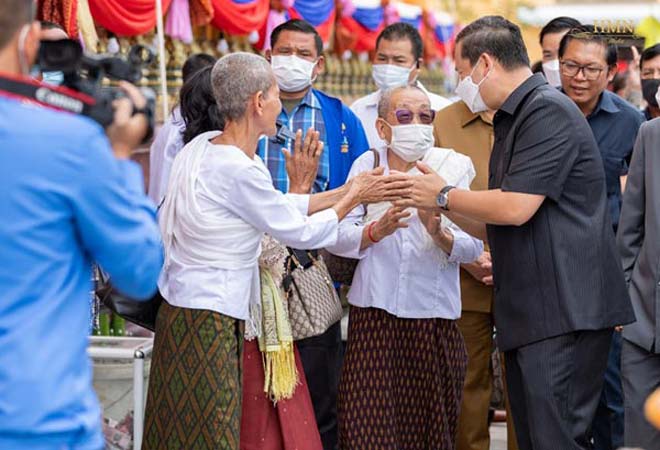 ឯក​ឧត្ត​ម​​​​ប​ណ្ឌិ​ត​ ​ហ៊ុ​ន​ ​ម៉ា​​​ណែ​​ត ​​​៖ ​​​​​​​​គុ​​​ណ​​​បំ​​​ណា​​​​ច់​​​ ​​​៧​​​ ​​​ម​​​ក​​រា​ ​​​​​នឹ​​​ង​​​​​​​​​ប​​​ន្ត​​​​​​​ស្ថិ​​​​ត​​​​​​​ដ​​​ក់​​​​​​​ជា​​​ប់​​​​​​​ក្នុ​​​ង​ ​​​​​​ក្រ​​​អៅ​​​បេះ​​​​ដូ​​ង​​​​​​​រ​​​​ប​ស់​​ ​​​​ប្រ​​​ជា​​​​ជ​​​ន​​​​​​​ខ្មែ​​​​រ​​​​​​​គ្រ​​​ប់​​​​រូ​​​ប​​​​​​