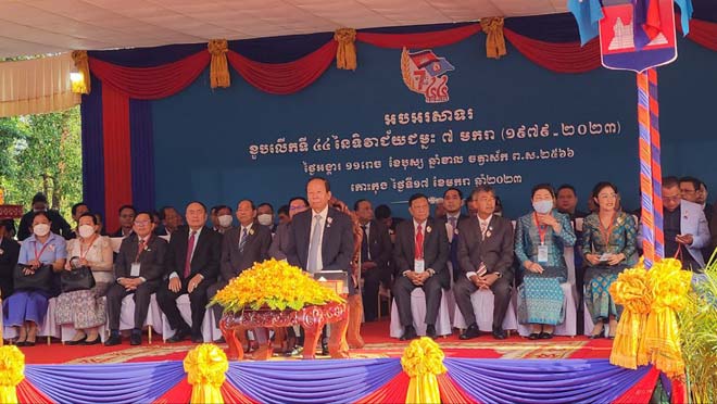 សម្តេច​ពិជ័​យ​សេ​នា​ ​​ទៀ​ ​បាញ់ ​៖​ ​បា​លី​ដ៏​មា​​​ន​​​អ​​​ត្ថ​​​ន័​​​យ​​​ ​​​​និ​​​ង​ស័​ក្តិ​សិ​ទ្ធ​​ ​ក្នុ​ង​កា​រ​រ​ក្សា​សន្តិ​ភា​ព ស្ថិ​​រ​​​​​​ភា​​​ព​​​ន​​​យោ​​​បា​​​យ​​​ ​​​និ​​​ង​​​កា​​​​​រ​​​អ​​ភិ​​​វ​​​​ឌ្ឍន៏ ​​ដូ​​​ច​​​ប​​​ច្ចុ​​​​ប្ប​​ន្ន​ ​​គឺ​ព​ល​រ​ដ្ឋ​​រួ​​ម​គ្នា​បោះឆ្នោ​ត​ ជូ​ន​គ​ណ​ប​​ក្ស​ប្រ​ជា​ជ​ន​ក​ម្ពុ​ជា