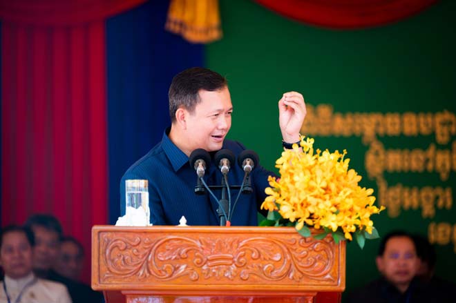 ឯកឧ​ត្ត​​ម​ប​ណ្ឌិ​ត​ ​ហ៊ុ​ន​ ​ម៉ា​ណែ​​ត​ ​រំ​លឹ​ក​រឿ​​ង​ទូ​ត​អា​មេ​រិ​ក​ ​​សួ​រ​ពី​កេ​រ​ដំ​ណែ​ល​រ​​ប​ស់​ ​ស​ម្តេ​ច​តេ​ជោ​