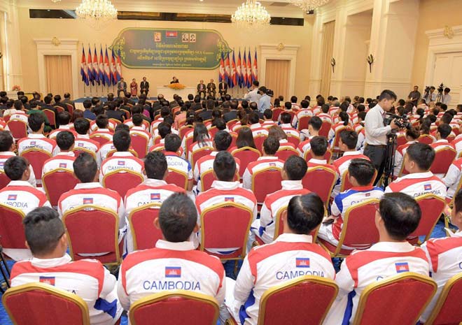សម្ដេចតេ​ជោ​ ​ហ៊ុ​ន​ ​​សែ​ន​ នឹ​ង​​ជួ​ប​សំ​ណេះសំ​ណា​ល​ ជា​មួ​យ​ក្រុ​​ម​អ​ត្ត​ព​លិ​ក​ ​និ​ង​​ប្រ​តិ​ភូ​កី​ឡា​ ​ក​ម្ពុ​ជា​ ​នៅ​ថ្ងៃទី​០​១​ ​ខែ​ឧ​ស​​ភា ​ឆ្នាំ​២​០​២​​៣