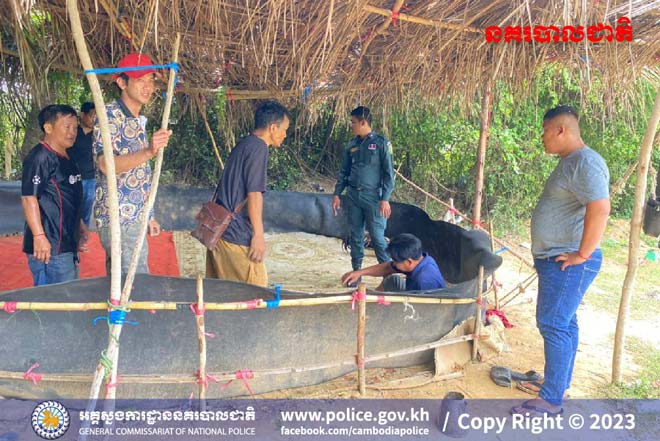 សមត្ថ​កិច្ច​ន​គ​រ​បា​​ល ​ប​ង្រ្កា​ប​ទី​តាំ​ងជ​ល់​មា​​ន់​​ភ្នា​ល់ដា​ក់​​ប្រា​ក់ ​មួ​យ​ក​ន្លែ​ង​ ​ឃា​ត់​ខ្លួ​​ន​ម​នុ​ស្ស ចំ​នួ​ន​១​៩​នា​ក់​