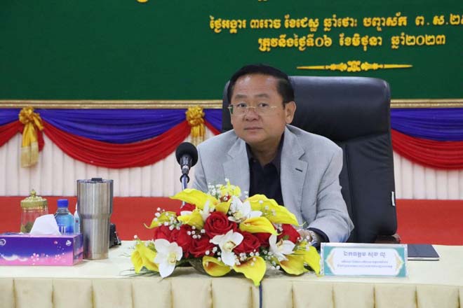 ឯកឧត្តម​ ​សុខ​​ ​លូ ​ ​អ​​ភិ​បា​ល​ខេ​ត្តបាត់ដំបង​ ណែ​នាំ​អា​ជ្ញា​ធរ​មូ​ល​ដ្ឋា​ន​ ​ប​ន្ដ​យ​ក​ចិ​ត្ត​ទុ​ក​ដា​ក់​ប​ន្ថែ​ម ទ​ប់​ស្កា​ត់​កា​រ​ទ​ន្រ្ទានយ​ក​ដី​រ​ដ្ឋ ដោ​​យ​ខុ​សច្បា​​ប់​​